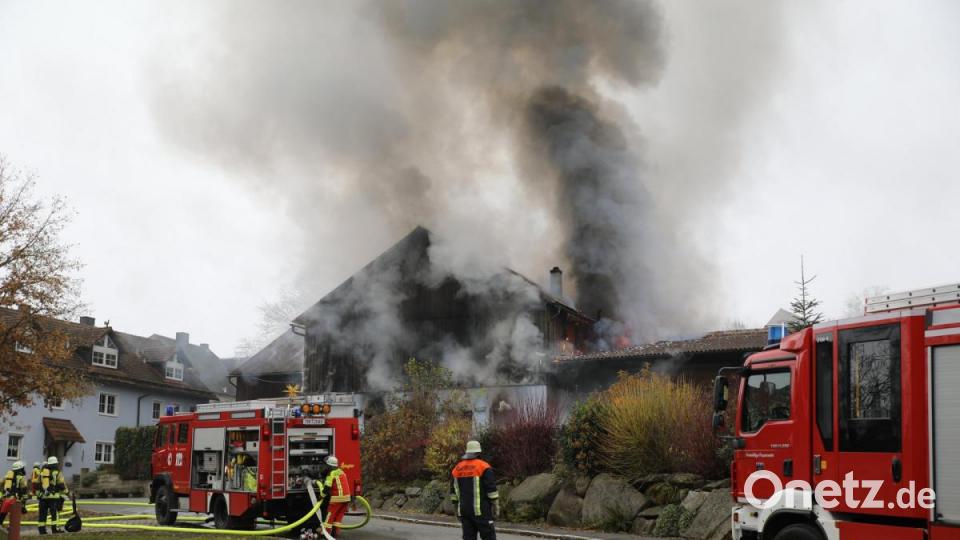 In Erbendorf hat eine landwirtschaftliche Halle gebrannt. Bild: njn