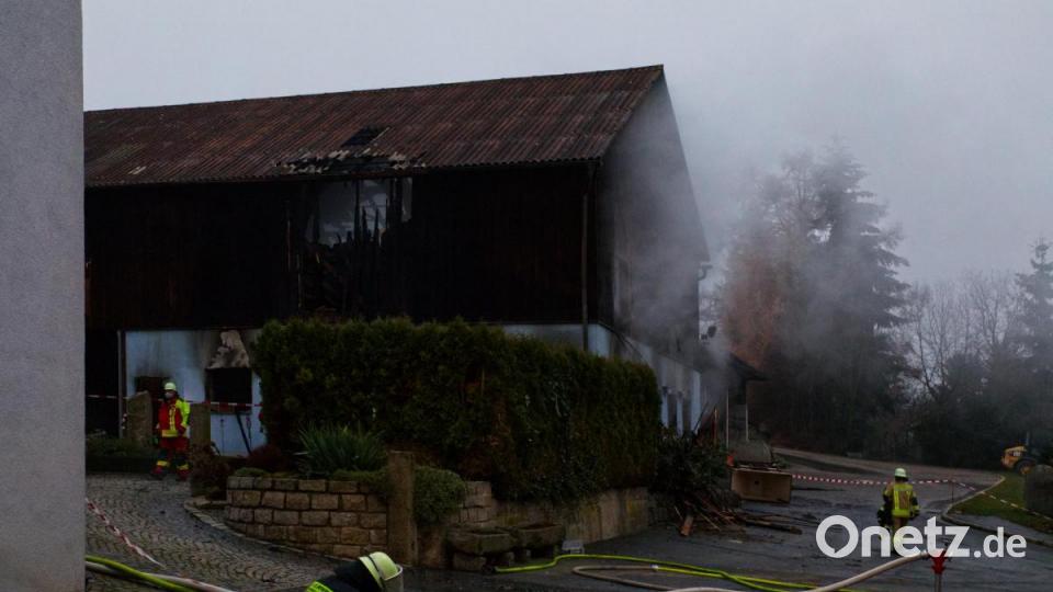 In Erbendorf hat eine landwirtschaftliche Halle gebrannt. Bild: njn