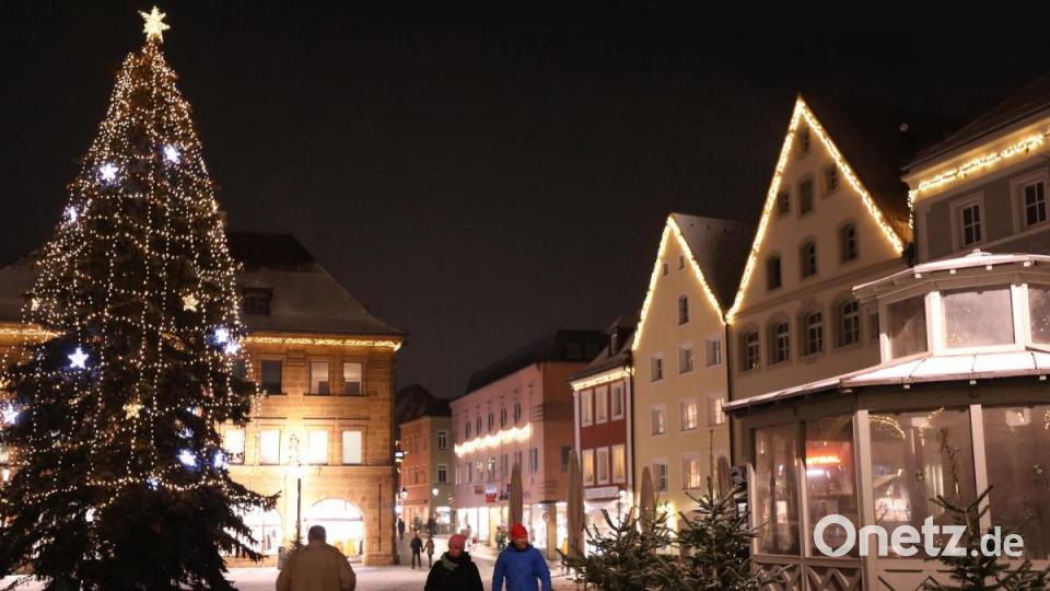 Ambergs Altstadt bietet sich gerade jetzt an für einen stimmungsvollen abendlichen Spaziergang. Bild: Wolfgang Steinbacher