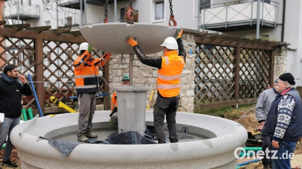 Der Seelöwenbrunnen am Bergsteig bekommt zwei neue Brunnenbecken. Sie wurden nach den ursprünglichen Entwürfen des Künstlers Harry Christlieb aus dem Jahr 1953 neu in Beton gegossen. Bild: Stadt Amberg, Thomas Blank/exb