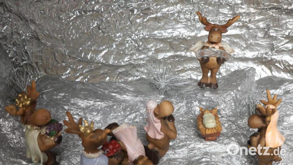 Skandinavisch angehaucht und absolut modern: eine Krippe, deren Figuren allesamt Elche sind. Bild: Wolfgang Steinbacher