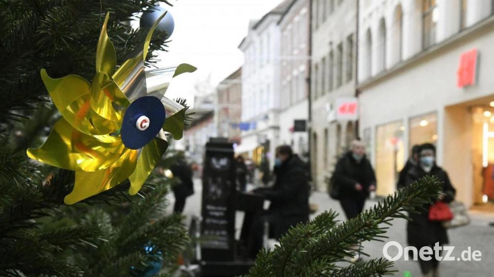 Für einen Luftkunstort schicken sich auch Windräder an Weihnachtsbäumen. Bild: Petra Hartl