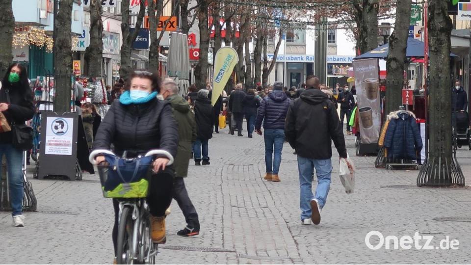 Die Max-Reger-Straße war am Samstag voll, wie lange nicht mehr. Bild: uz