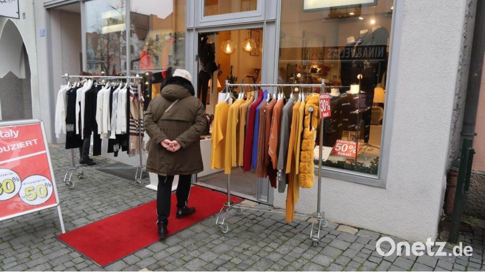Vor dem befürchteten Lockdown schnell noch die letzten Weihnachtsgeschenke gekauft. Bild: uz