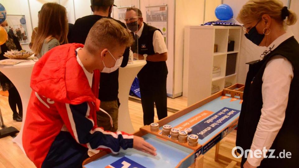 Für die Besucher gab es auch Gewinnspiele. Bild: Kunz