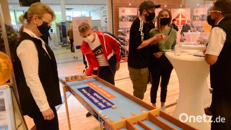 Für die Besucher gab es auch Gewinnspiele. Bild: Kunz