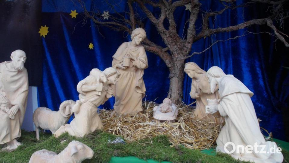 Die &quot;Ebnather Krippe&quot; mit 56 Zentimeter großen Figuren aus der Schnitzerei Schinner in Ebnath. Bild: kaz