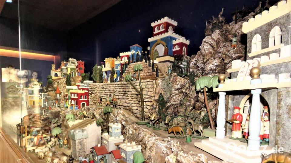 Die Krippenlandschaften sind reich bestückt und ein Augenschmaus im Gesamtbild wie im Detail. Bild: ubb