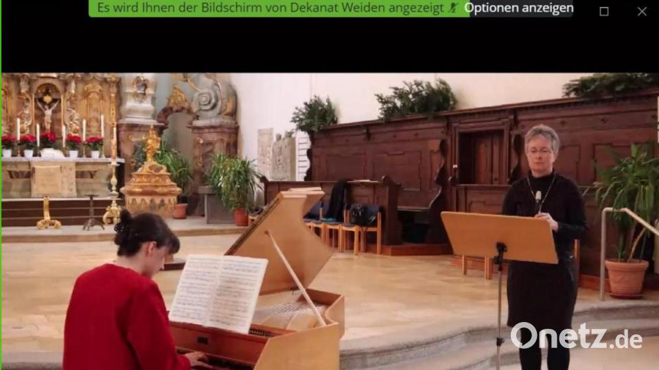 Für die musikalische Umrahmung sorgten Cornelia Kick (Blockflöte) und Kantorin Anna-Magdalena Bukreev (Cembalo). Der Beitrag wurde eine Woche vorher aufgenommen Bild: uz