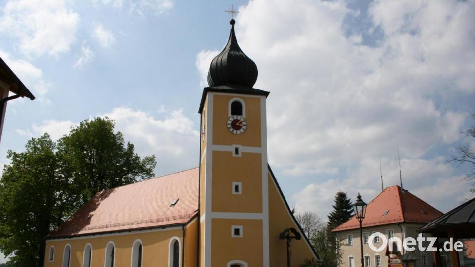 Katholische Kirche Georgenberg, dem &quot;Ort ohne Mittelpunkt&quot; Bild: cr