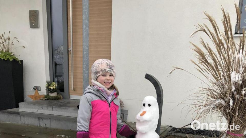 Die vierjährige Linda aus Irchenrieth hat den kalten Gesellen Olaf getauft. Bild: Georg Böhm/exb
