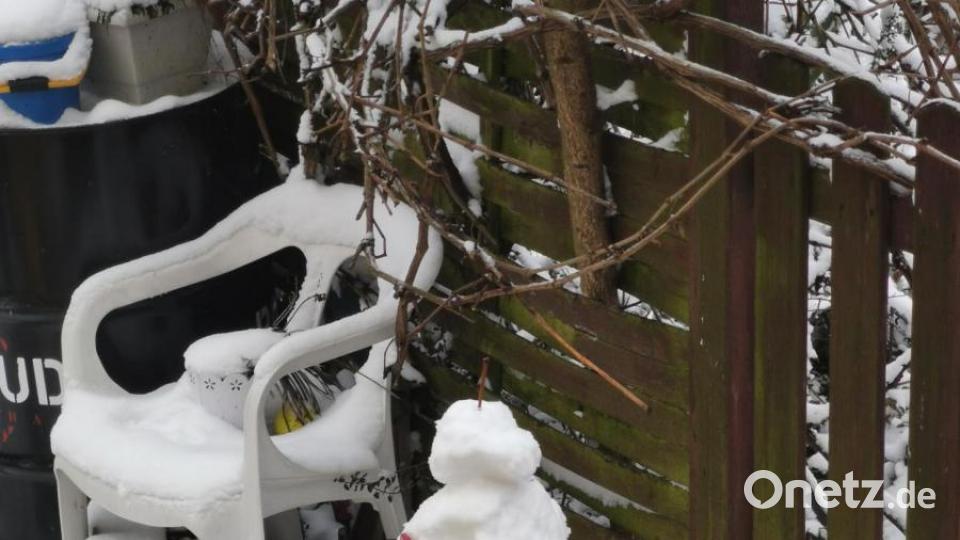 Sabrina Wiechullas fünfjährige Tochter Lea hat diesen süßen Schneemann in Vohenstrauß gebaut. Bild: Sabrina Wiechulla/exb