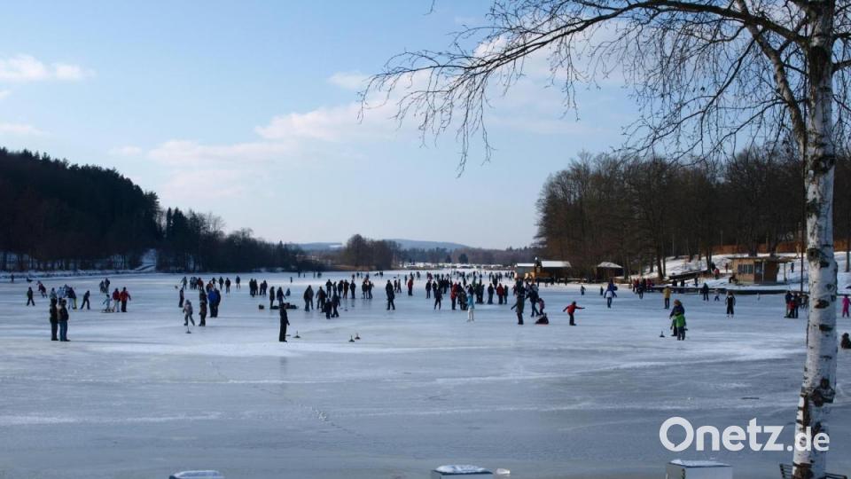 Von einer malerischen Eiskulisse auf dem Rußweiher darf weiter geträumt werden Archivbild: do