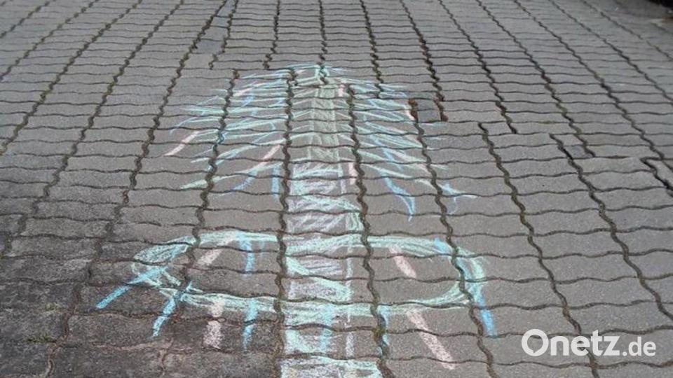 Krummennaaber Maibaum Malaktion Bild: nza
