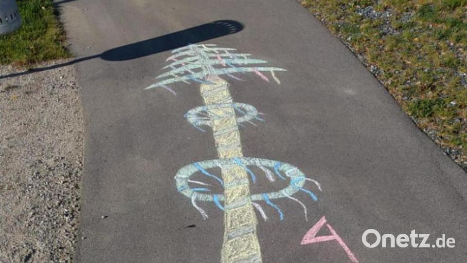 Krummennaaber Maibaum Malaktion Bild: nza