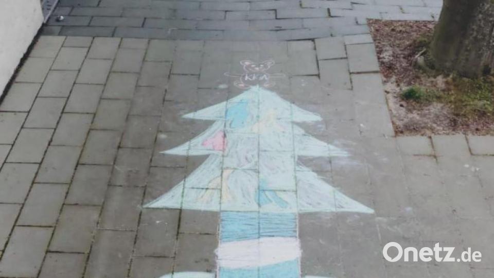 Krummennaaber Maibaum Malaktion Bild: nza