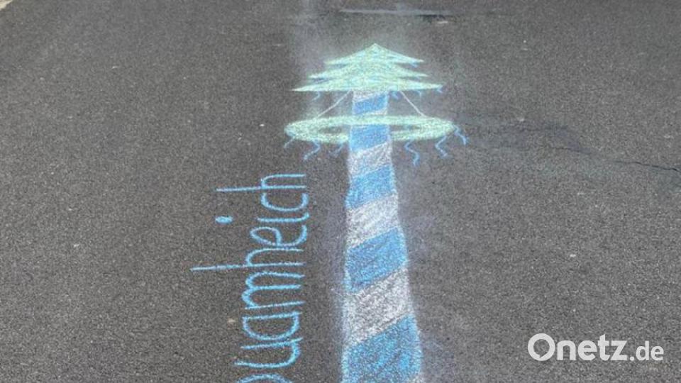 Krummennaaber Maibaum Malaktion Bild: nza