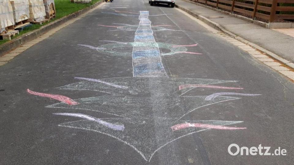 Krummennaaber Maibaum Malaktion Bild: nza