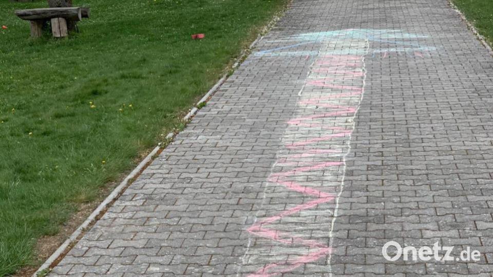 Krummennaaber Maibaum Malaktion Bild: nza