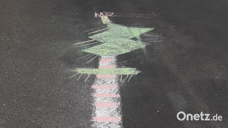Krummennaaber Maibaum Malaktion Bild: nza