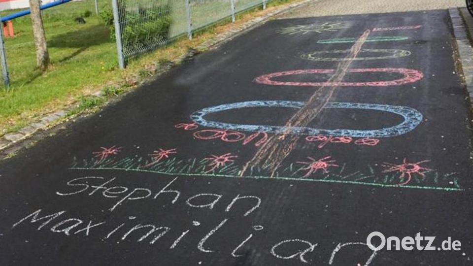 Krummennaaber Maibaum Malaktion Bild: nza
