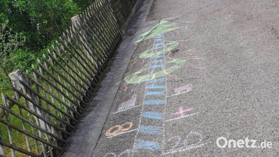 Krummennaaber Maibaum Malaktion Bild: nza