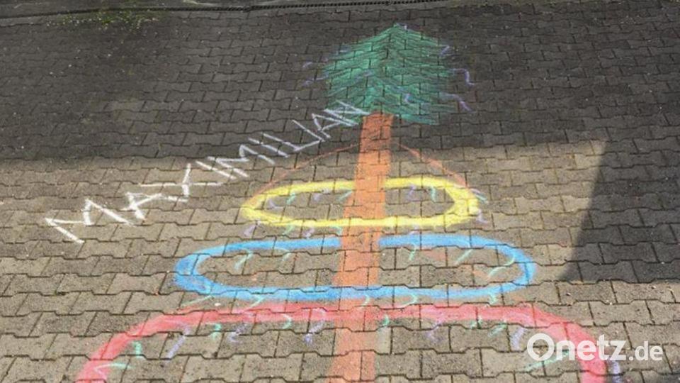 Krummennaaber Maibaum Malaktion Bild: nza