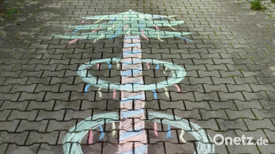 Krummennaaber Maibaum Malaktion Bild: nza