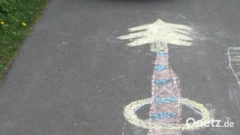 Krummennaaber Maibaum Malaktion Bild: nza