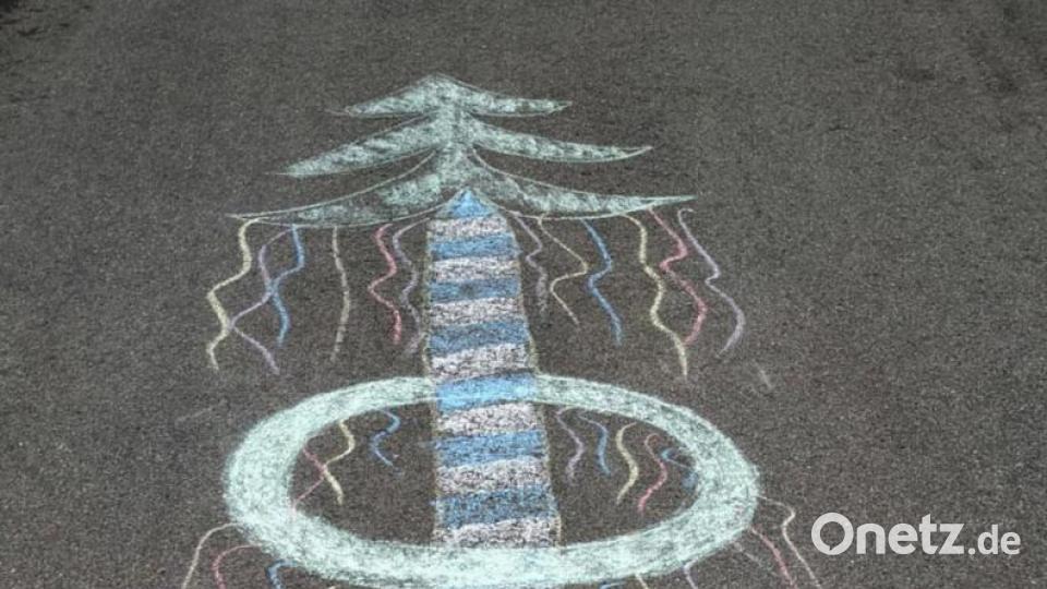 Krummennaaber Maibaum Malaktion Bild: nza