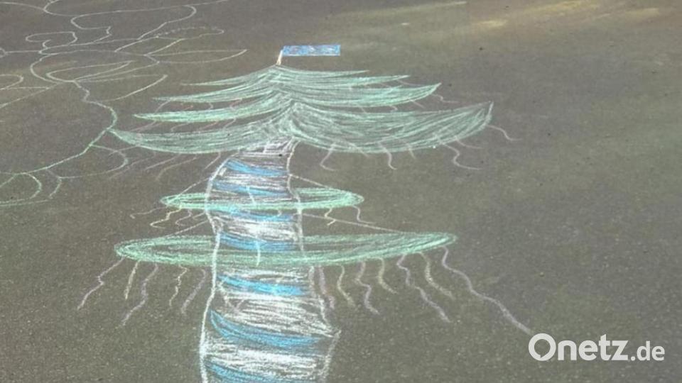 Krummennaaber Maibaum Malaktion Bild: nza