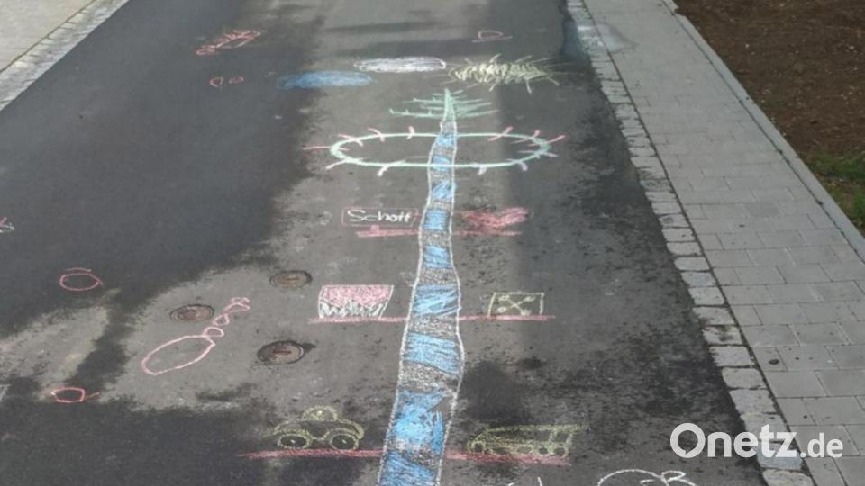 Krummennaaber Maibaum Malaktion Bild: nza