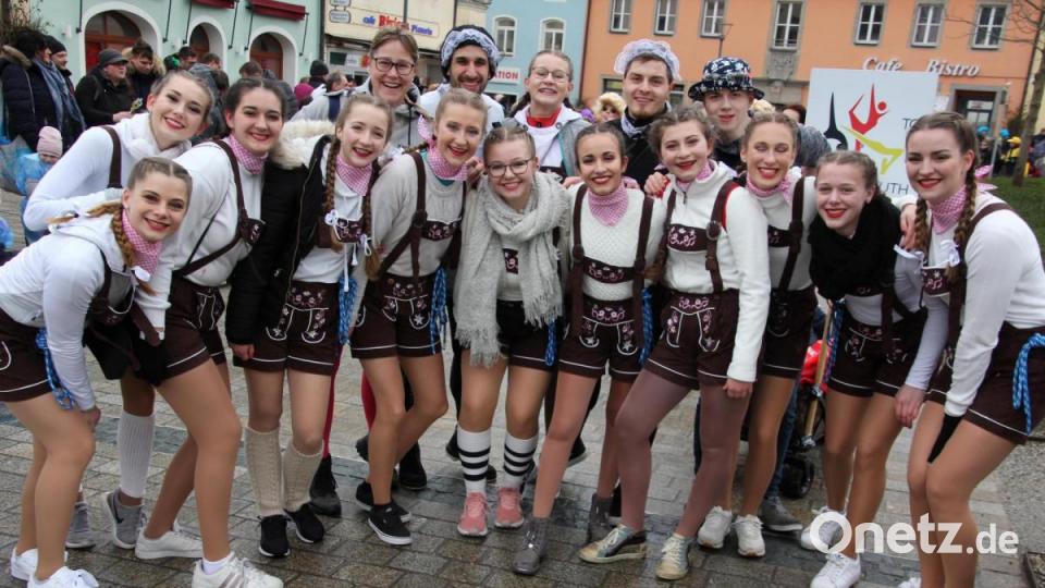 Die Turnerinnen der TG TIrschenreuth, einfach schön! Bild: kro