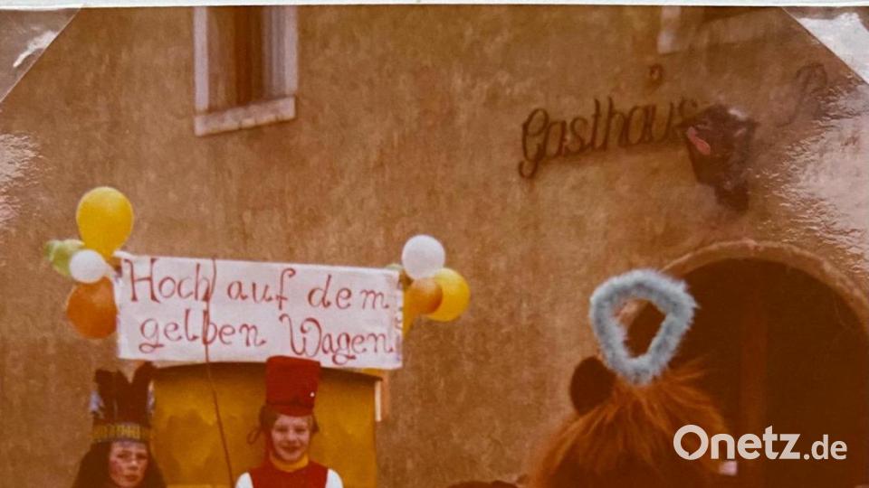 Die Kappl-Buben Markus und Thomas Rosner saßen 1974 stolz &quot;hoch auf dem gelben Wagen&quot;, gezogen von Pony Maxl. Archivbild: Schlüsselclub Münchenreuth/exb