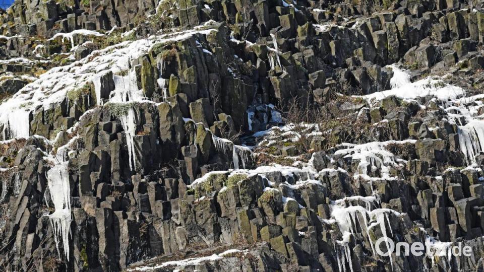 Eiszeit am Basaltkegel Parkstein Bild: Gabi Schönberger
