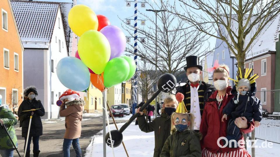 Ein bisschen Spaß muss sein. Maskiert hat in diesem Fall, in Hohenburg, auch mal wieder seine eigentliche Bedeutung. Bild: Petra Hartl