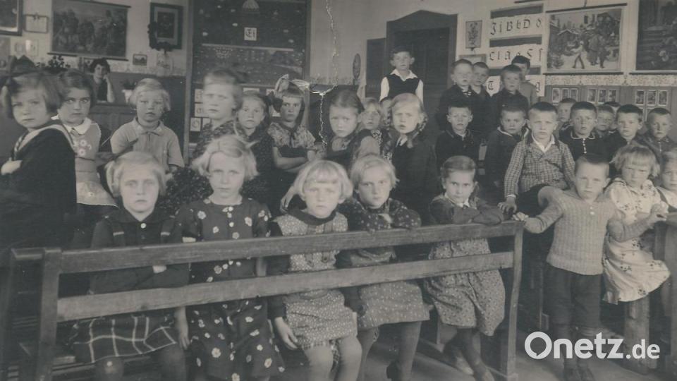 Diese Buben und Mädchen drückten 1936 die Schulbänke. Bild: Archiv Werner Robl
