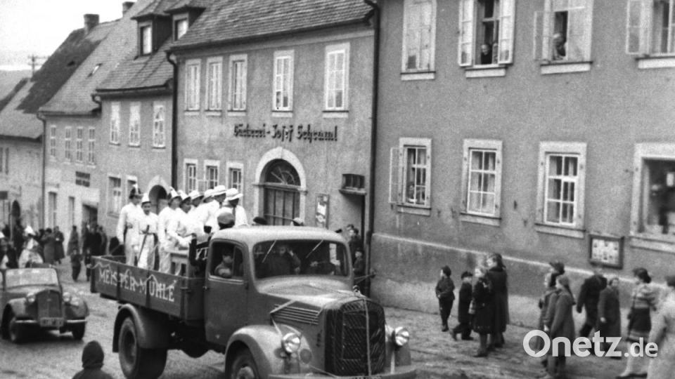 Ein Festwagen mit einem Lastkraftwagen der &quot;Meister-Mühle&quot; Archivbild: Robert Müller/exb