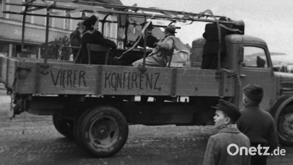 Damals aktuelle politische Themen wurden beim Umzug auch aufgenommen, wie auf dem Bild die &quot;Vierer-Konferenz&quot;. Archivbild: Robert Müller/exb
