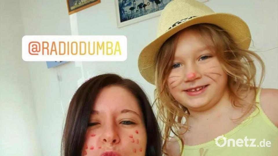 An rund 80 Internetgeräten hörten die Närrinnen und Narren am Sonntag Radio Dumba beim &quot;Kinderfasching dahoam&quot;. Bild: Radio Dumba/exb