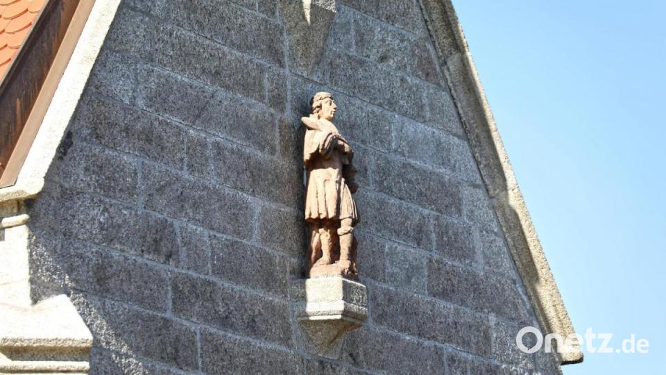 Seit 1857 blickt der heilige Faustinus von der Fassade der Lorettokapelle. Bild: njn