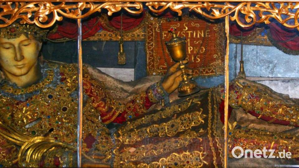 Der heilige Faustinus unter der Mensa des Altares in der Lorettokapelle. Bild: njn