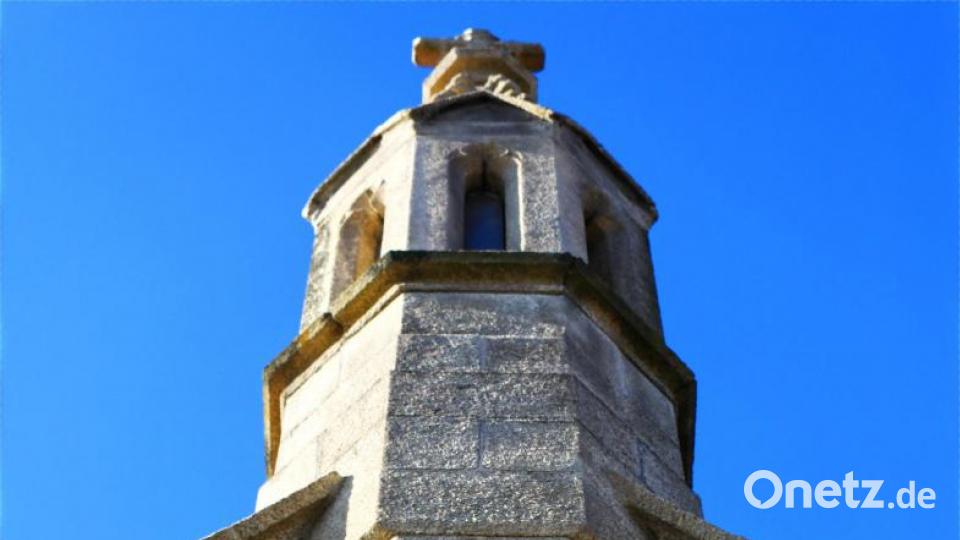 Seit 1857 blickt der heilige Faustinus von der Fassade der Lorettokapelle. Bild: njn