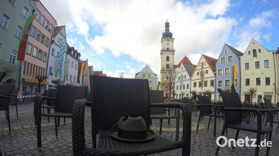 Jeder Hut steht für einen verlorenen Arbeitsplatz. Bild: Kunz