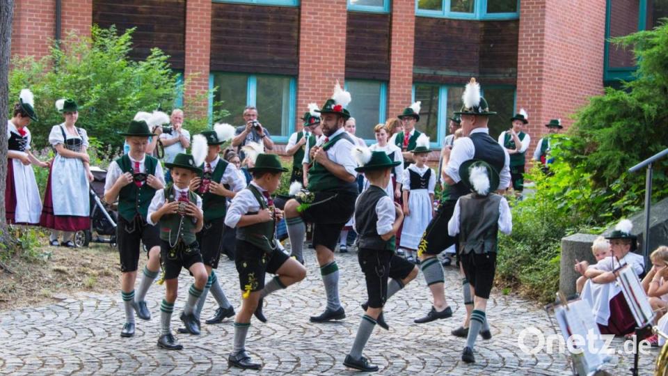 Auch Plattln ist heimisch beim Gebirgs- und Volkstrachtenverein. Bild: fz