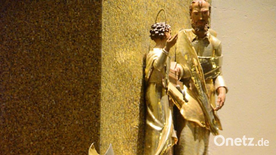 Mit dem Heiligen Josef an der Seite machte Bischof Rudolf Voderholzer auf die Situation vieler Pandemie-Betroffener aufmerksam. Bild: Kunz