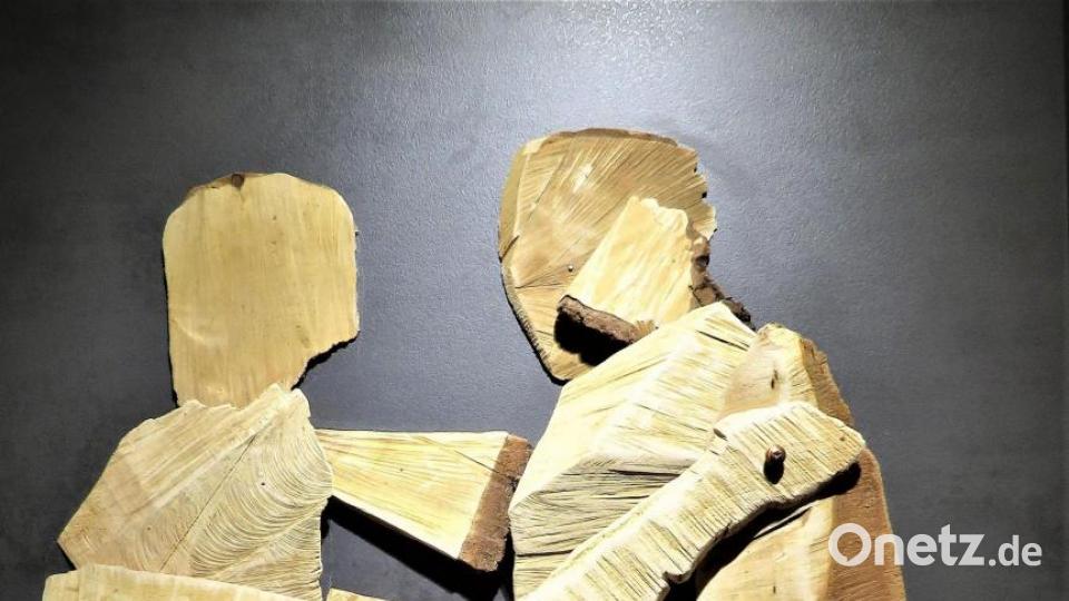 Holzcollage "Gemeinschaft" von Carsten Dick. Bild: ubb