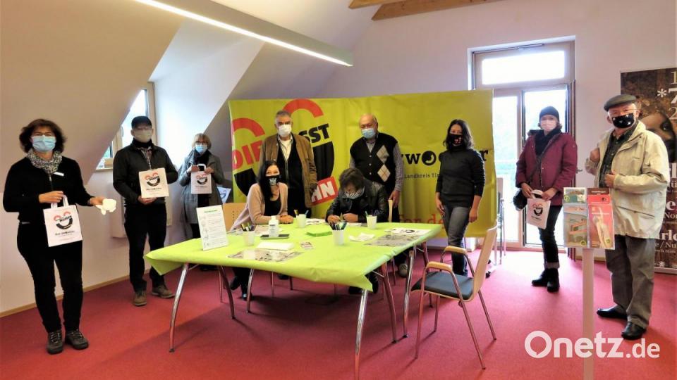 Erstmals präsentierten sich einige der zwölf Landkreismuseen &quot;Das Zwoelfer&quot; im Rahmen des Thementags im Geschichtspark Bärnau-Tachov. Bild: ubb