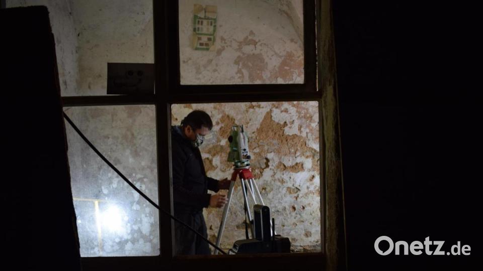 Bei der zweiten von drei Grabungen wurde die Archäologin von tschechischen Studenten und Dr. Michael Preusz (im Bild) vom Institut für Archäologie an der Westböhmischen Universität Pilsen unterstützt. Bild: szl