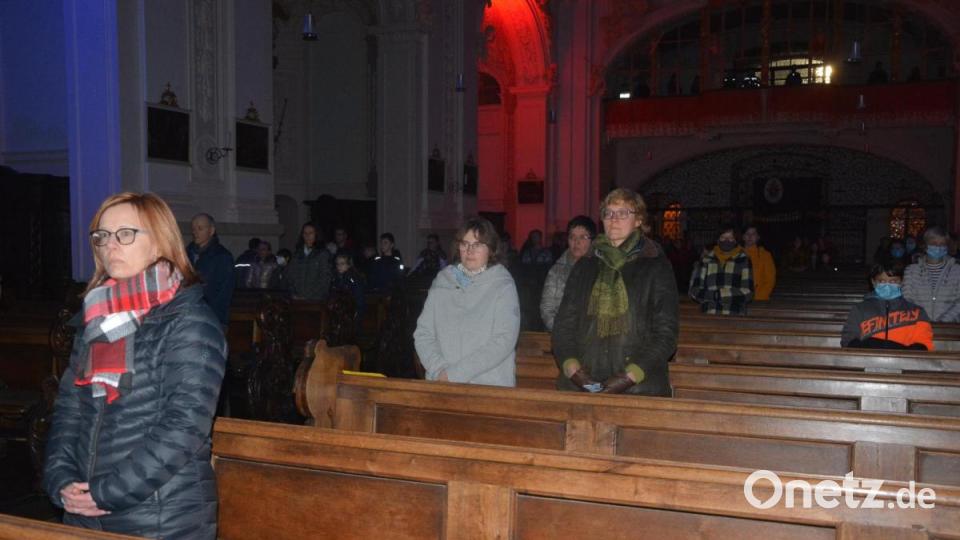 Blick in die abgedunkelte Basilika. Bild: jr